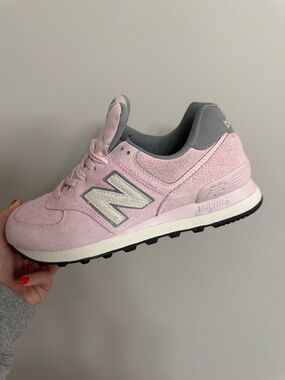 574 Pink New Balance Shoes